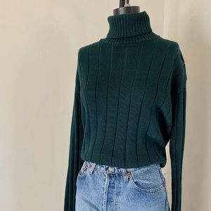 NWOT brandy Melville Nicole cropped turtleneck